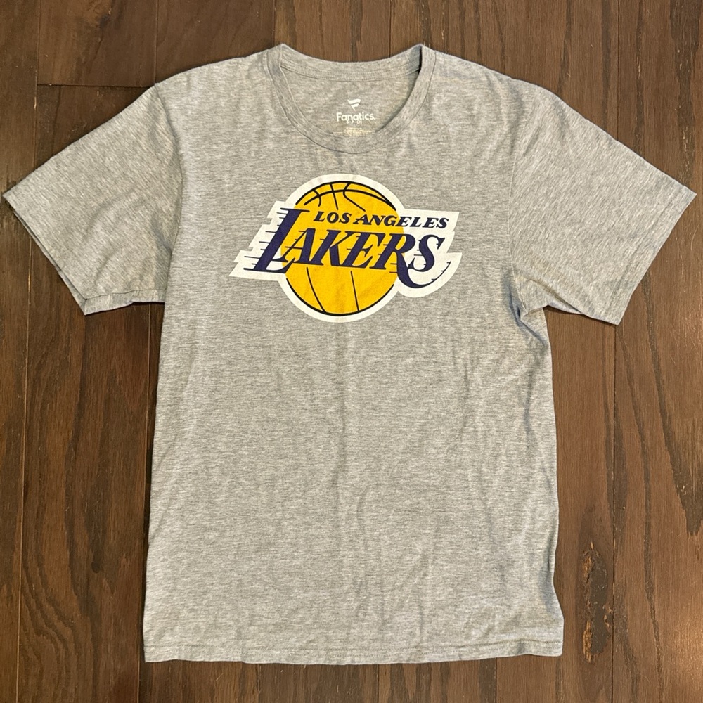Fanatics LA Lakers LeBron James Heather Grey Men’s Small T-Shirt.